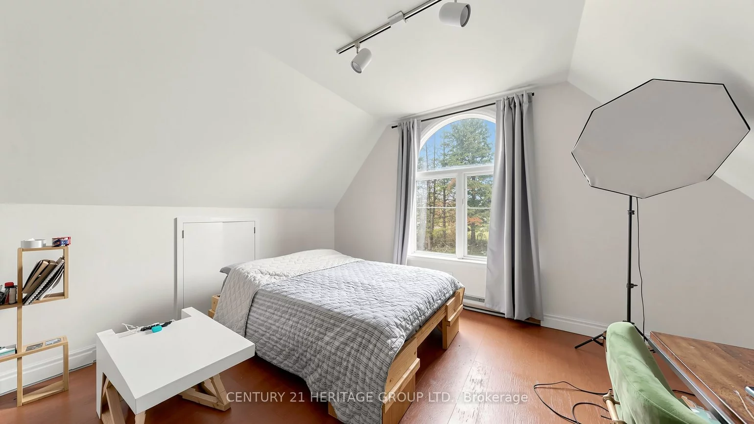 21455, Warden, Rural East Gwillimbury, East Gwillimbury