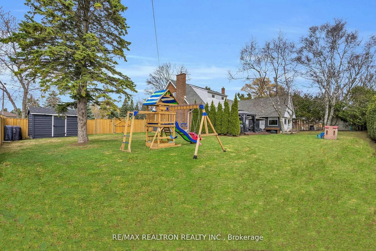 1785, Mount Albert, Sharon, East Gwillimbury