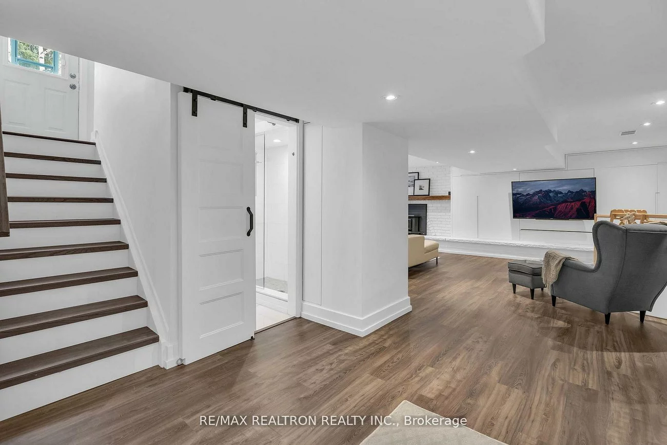 1785, Mount Albert, Sharon, East Gwillimbury