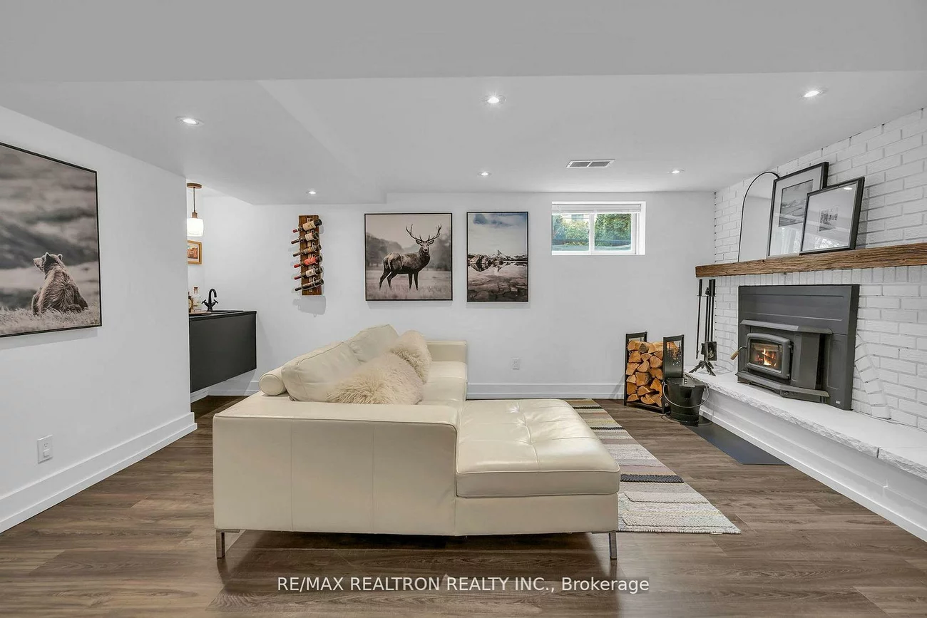 1785, Mount Albert, Sharon, East Gwillimbury