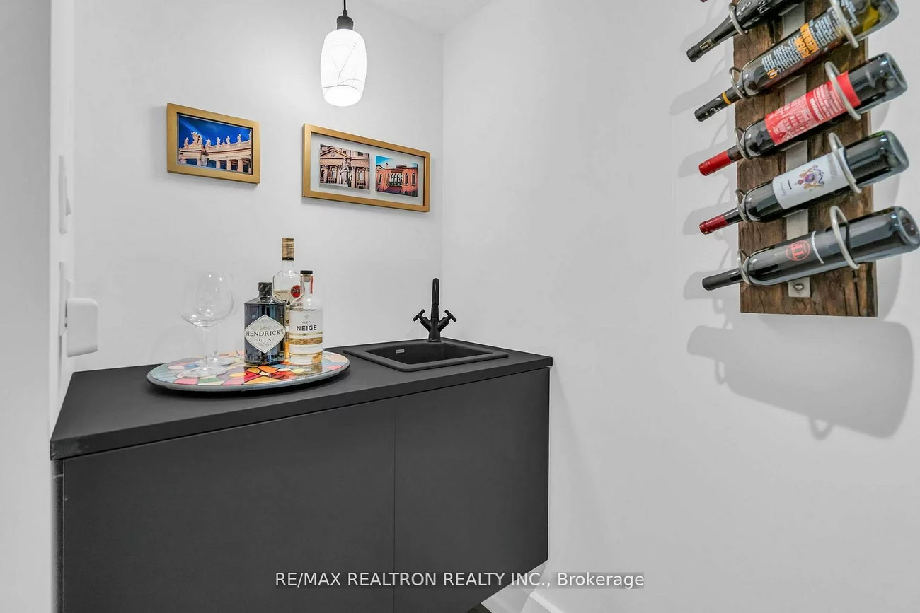 1785, Mount Albert, Sharon, East Gwillimbury