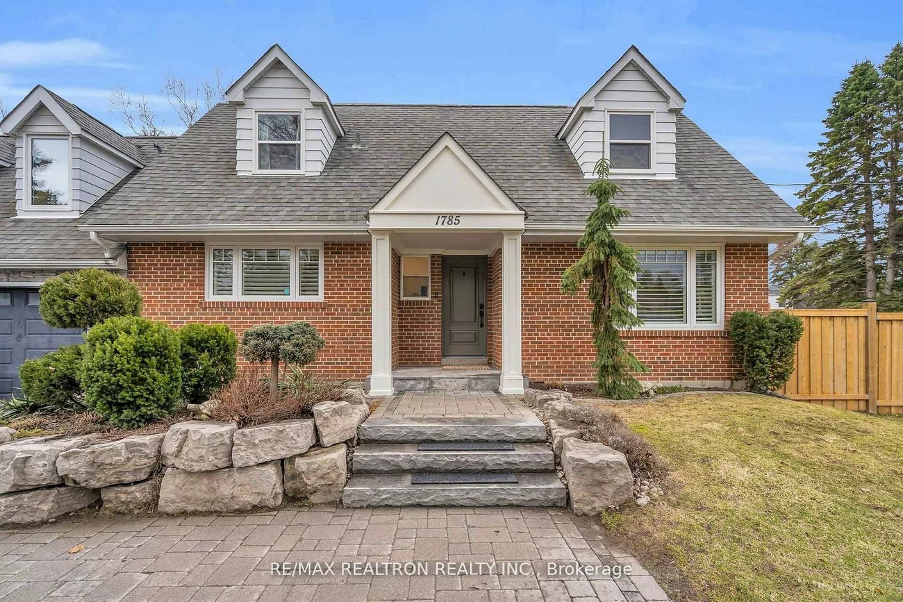 1785, Mount Albert, Sharon, East Gwillimbury