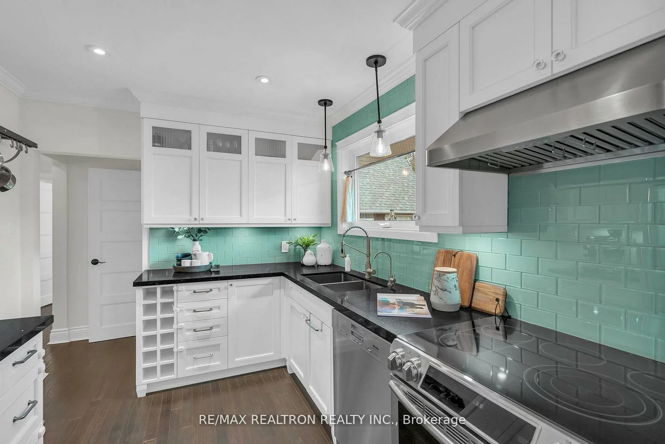 1785, Mount Albert, Sharon, East Gwillimbury