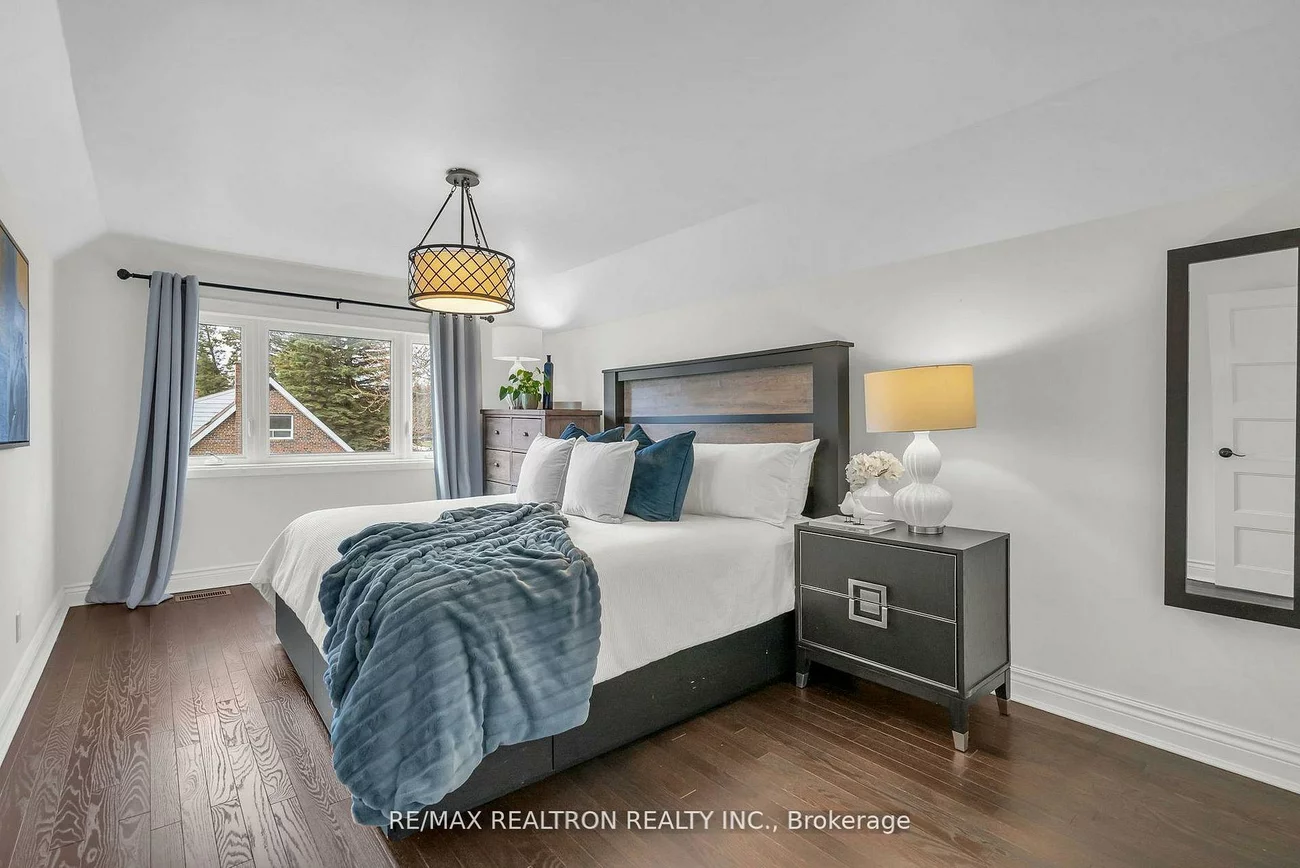 1785, Mount Albert, Sharon, East Gwillimbury