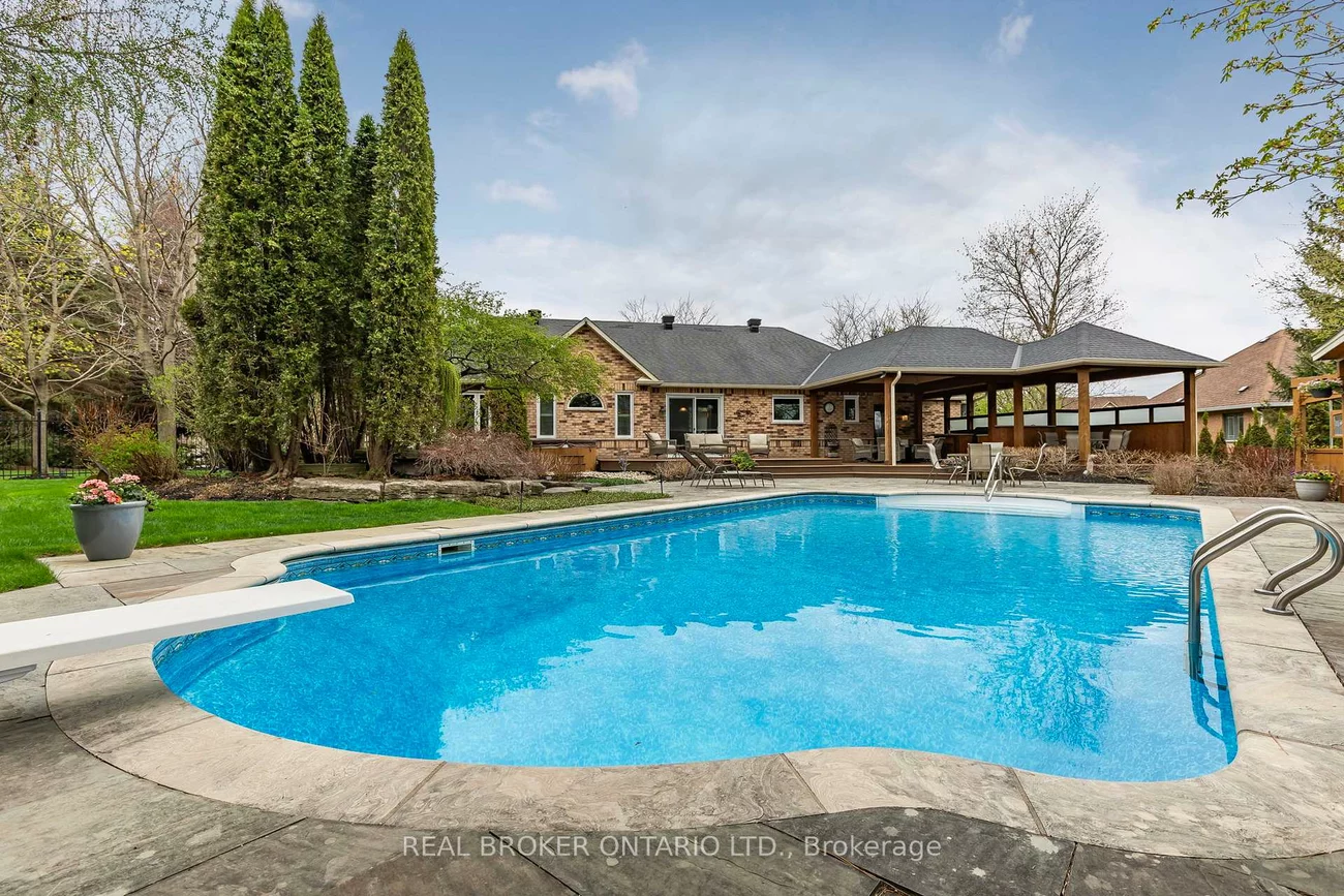 100, Colonel Wayling, Sharon, East Gwillimbury