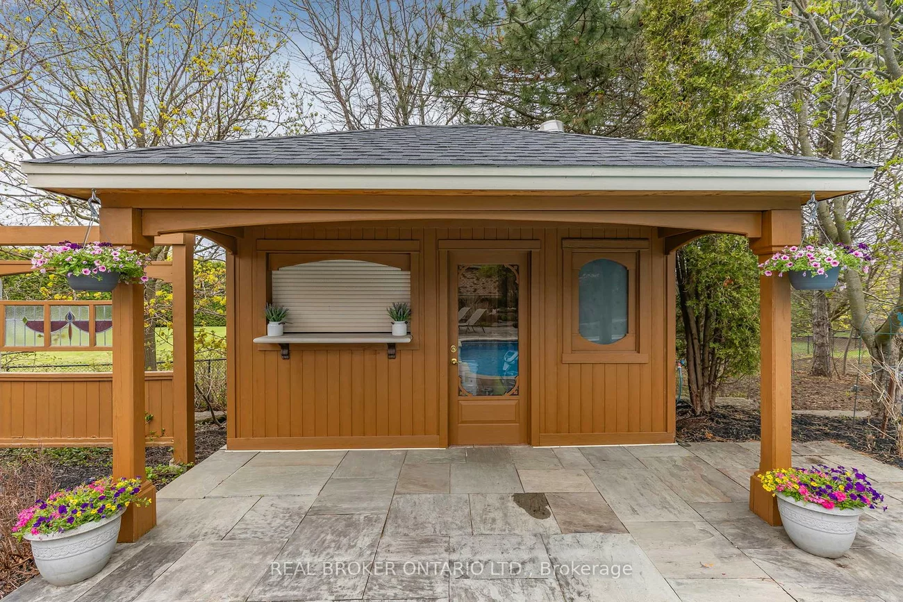 100, Colonel Wayling, Sharon, East Gwillimbury