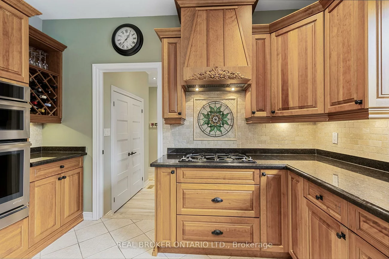 100, Colonel Wayling, Sharon, East Gwillimbury