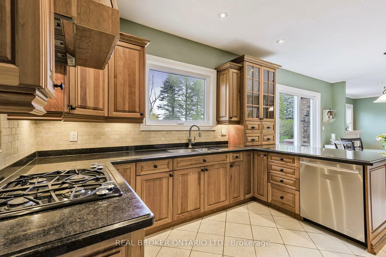 100, Colonel Wayling, Sharon, East Gwillimbury