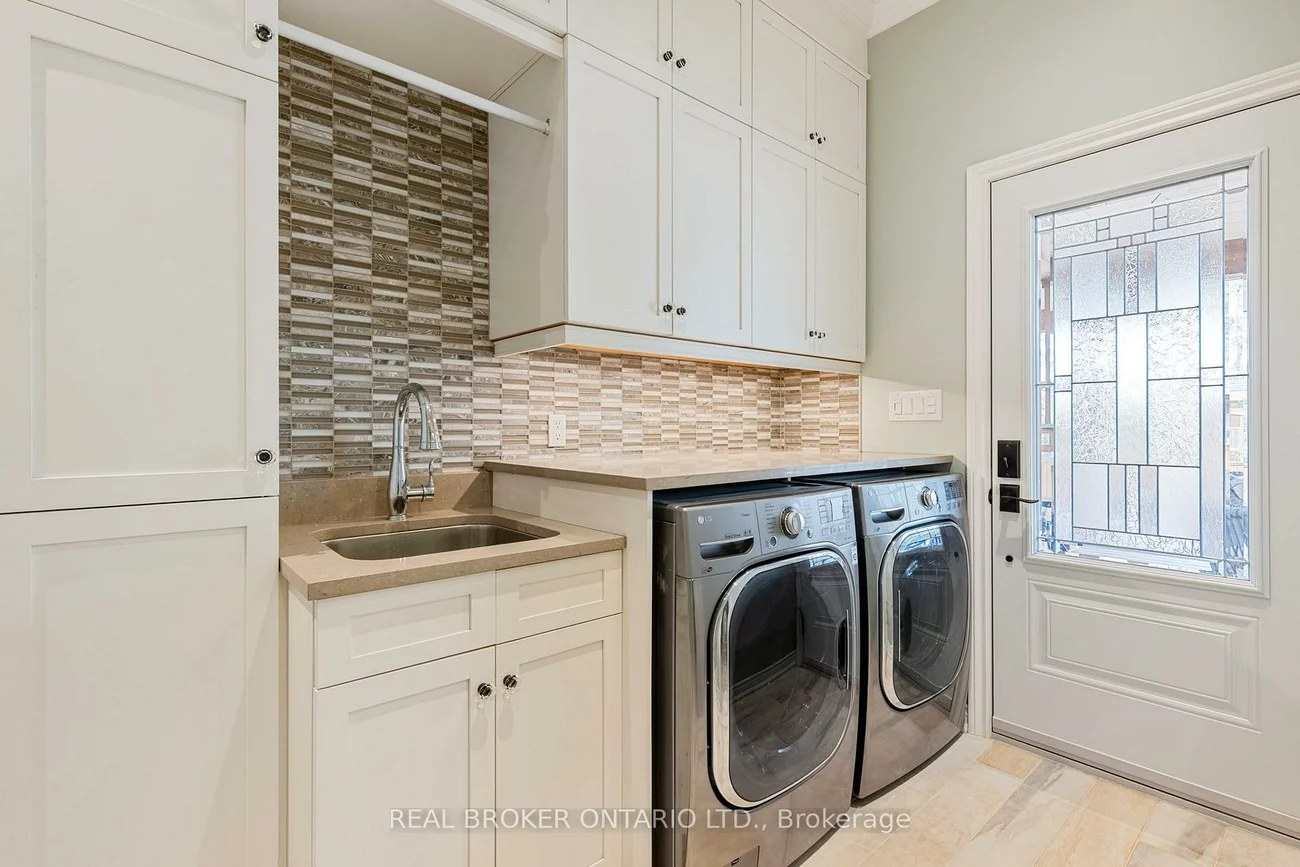 100, Colonel Wayling, Sharon, East Gwillimbury