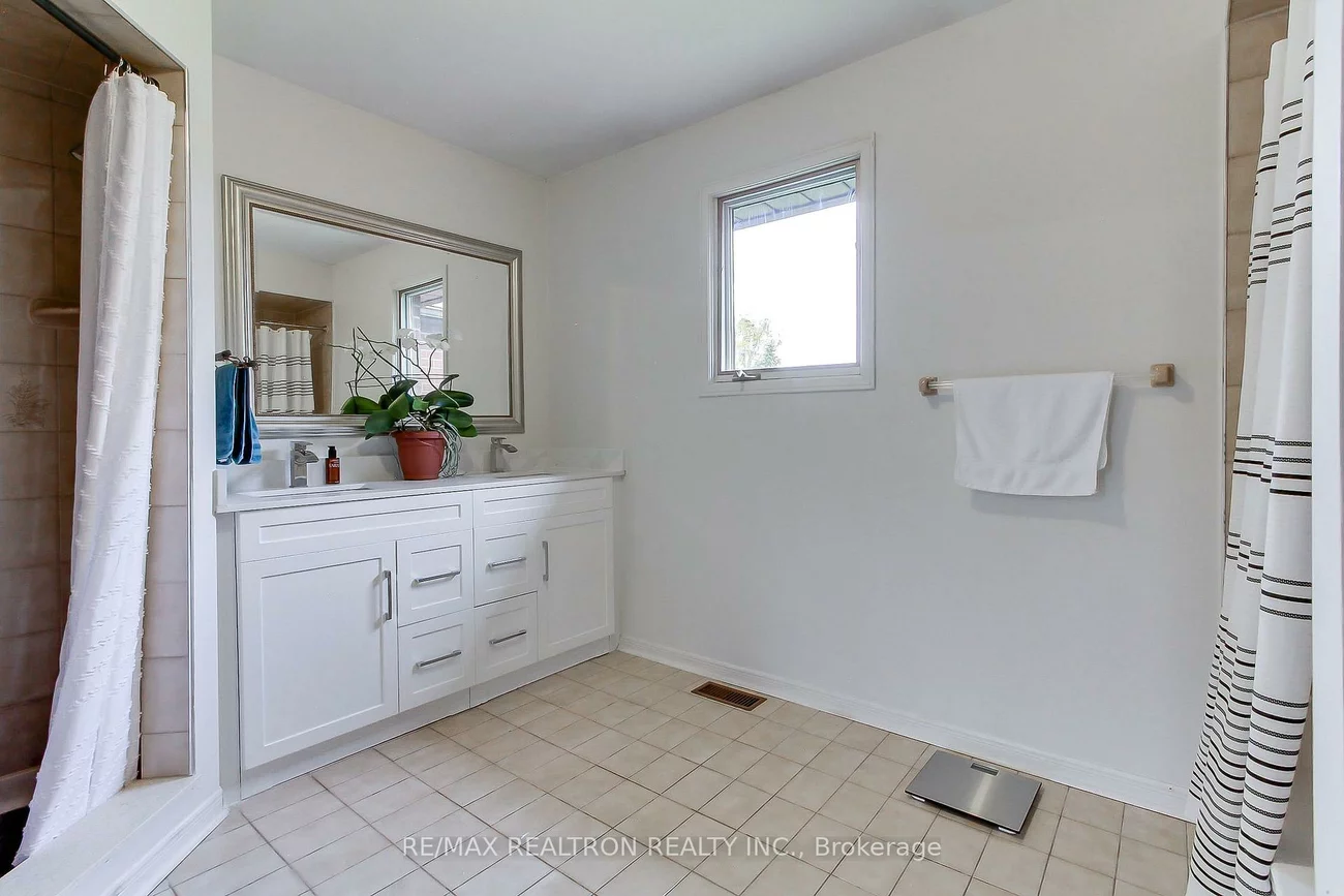 44, Ward, Sharon, East Gwillimbury