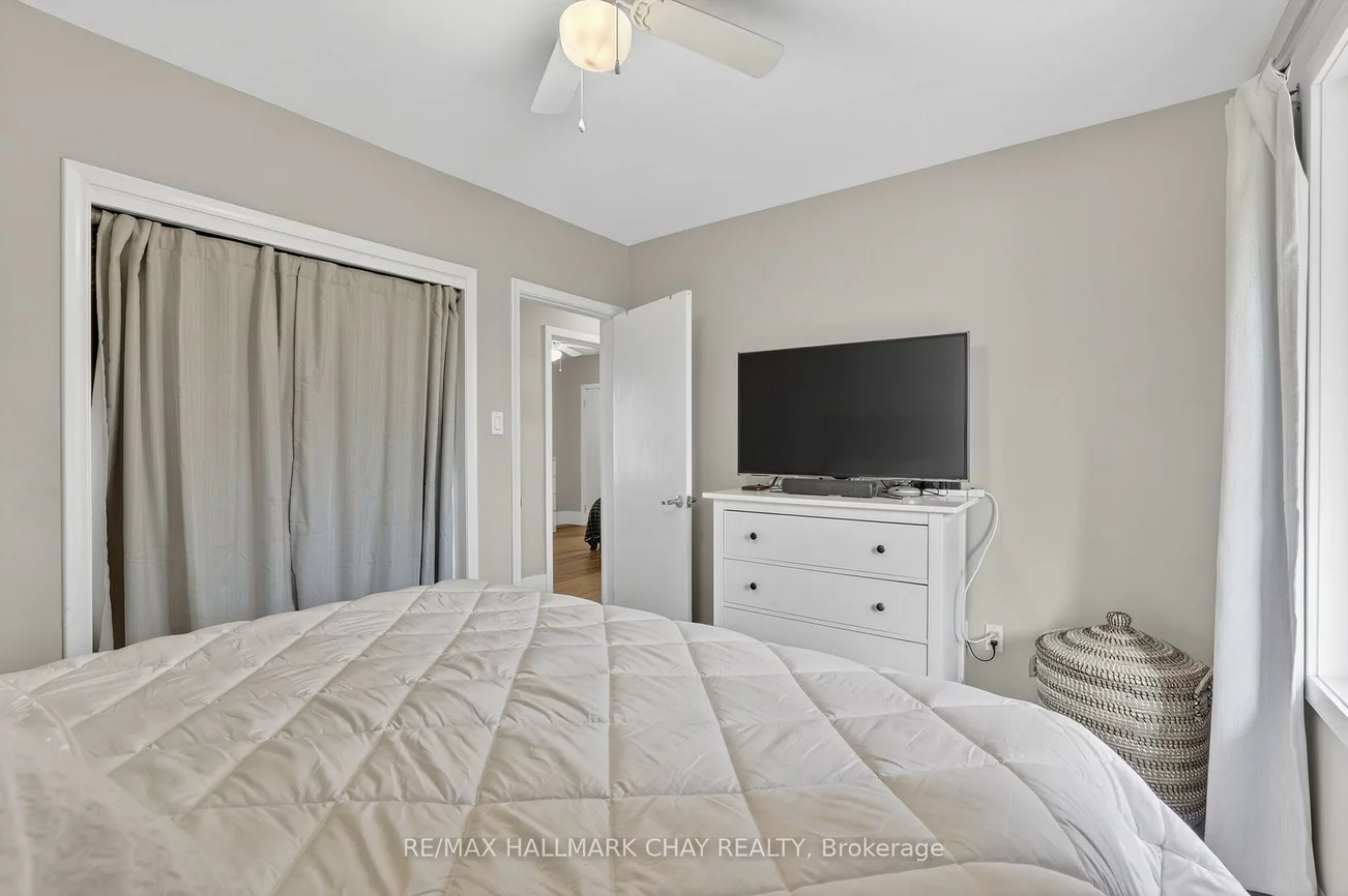 1587, Mount Albert, Sharon, East Gwillimbury