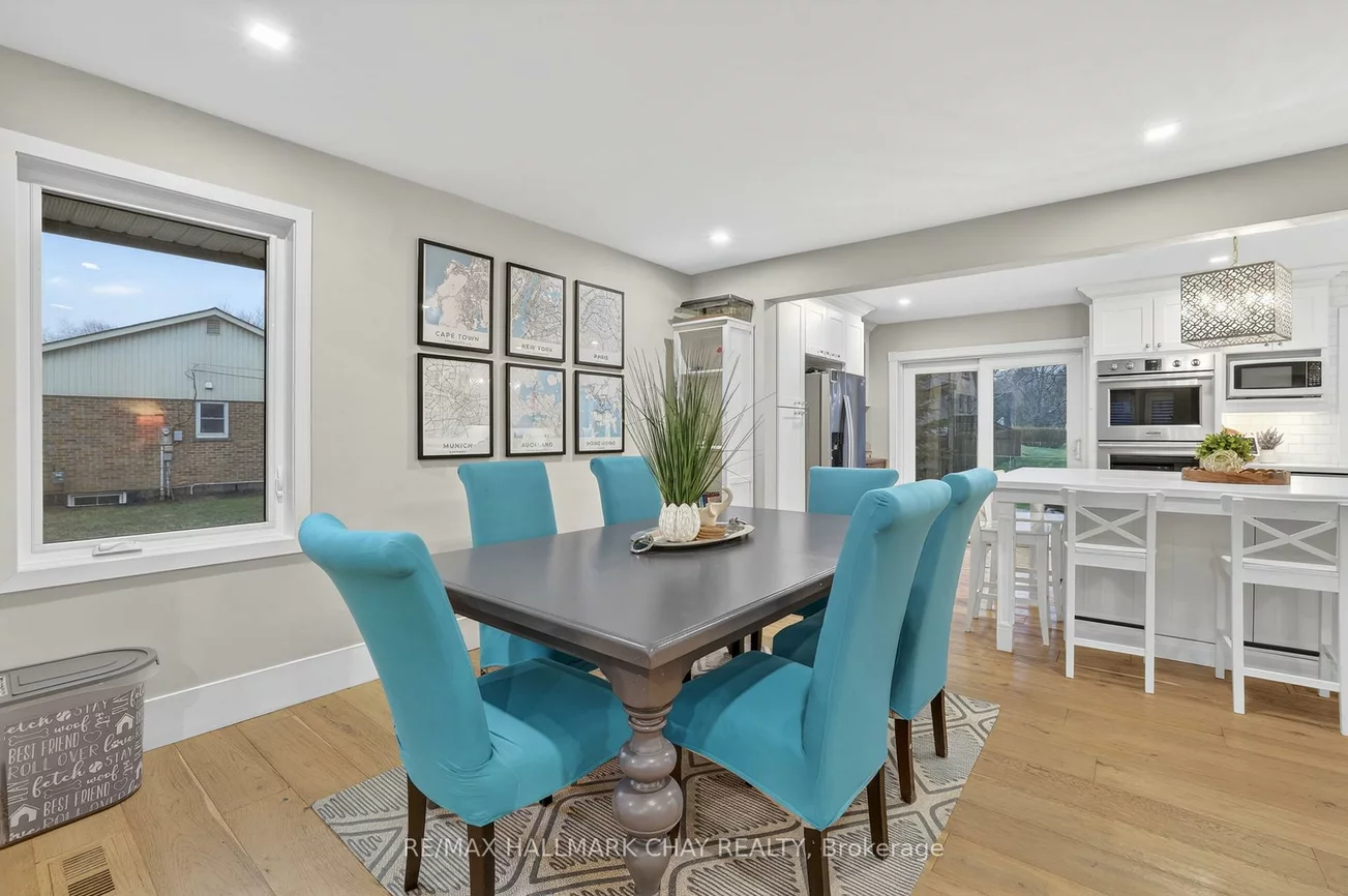 1587, Mount Albert, Sharon, East Gwillimbury