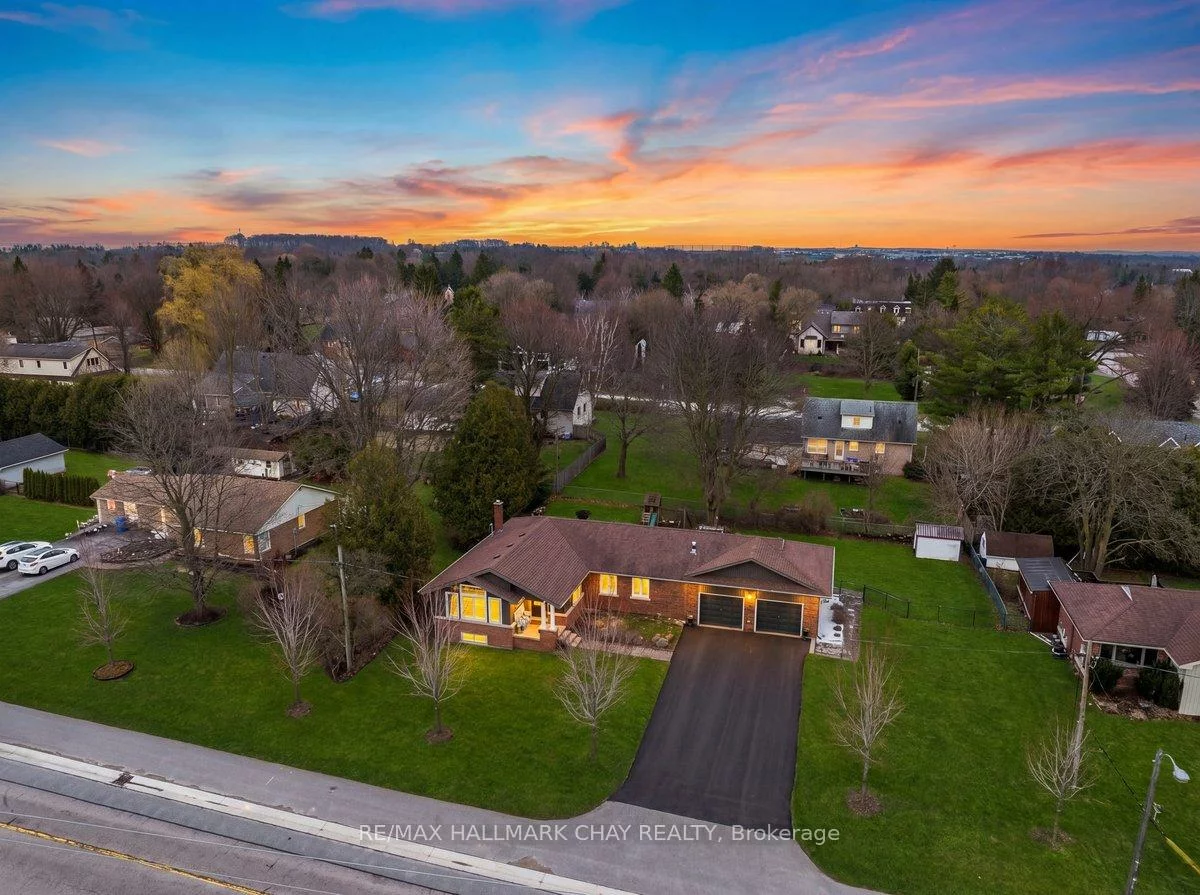 1587, Mount Albert, Sharon, East Gwillimbury