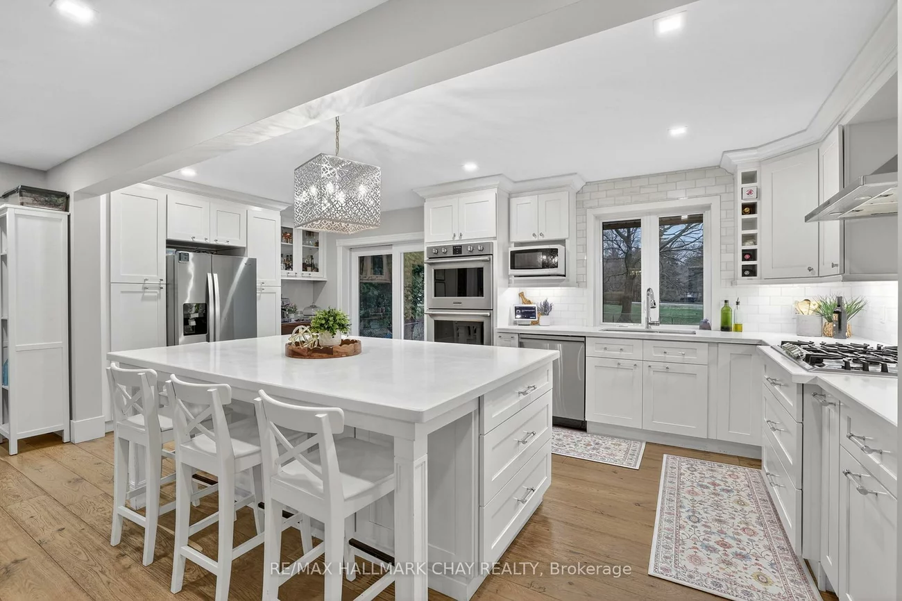 1587, Mount Albert, Sharon, East Gwillimbury