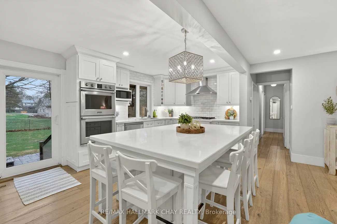 1587, Mount Albert, Sharon, East Gwillimbury