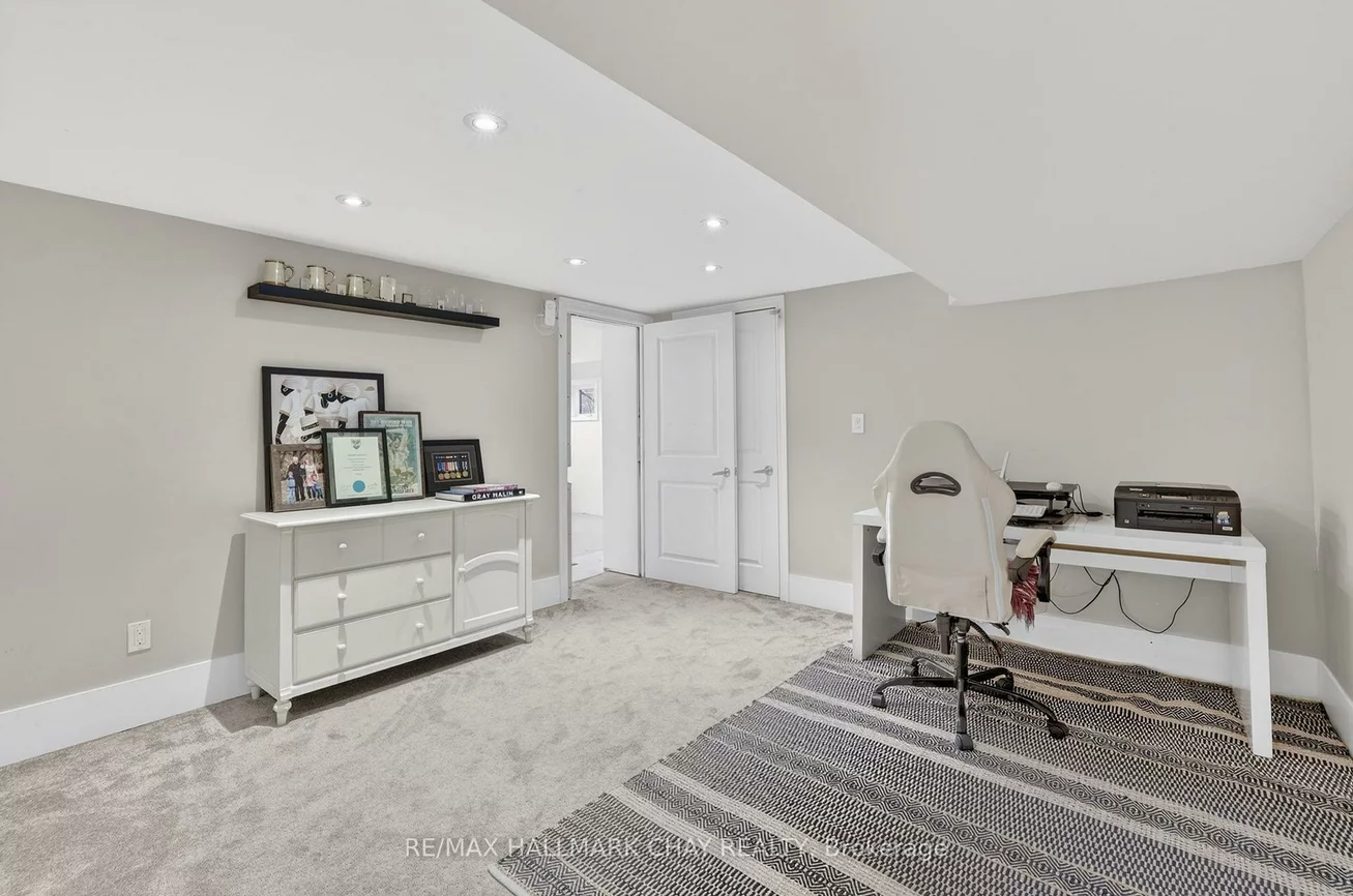 1587, Mount Albert, Sharon, East Gwillimbury