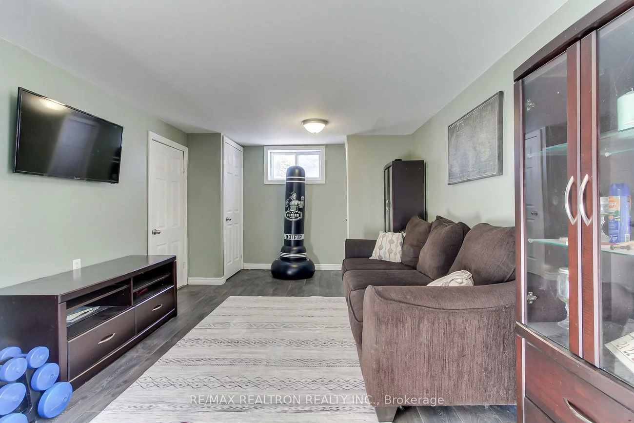 4881, Mount Albert, Mt Albert, East Gwillimbury