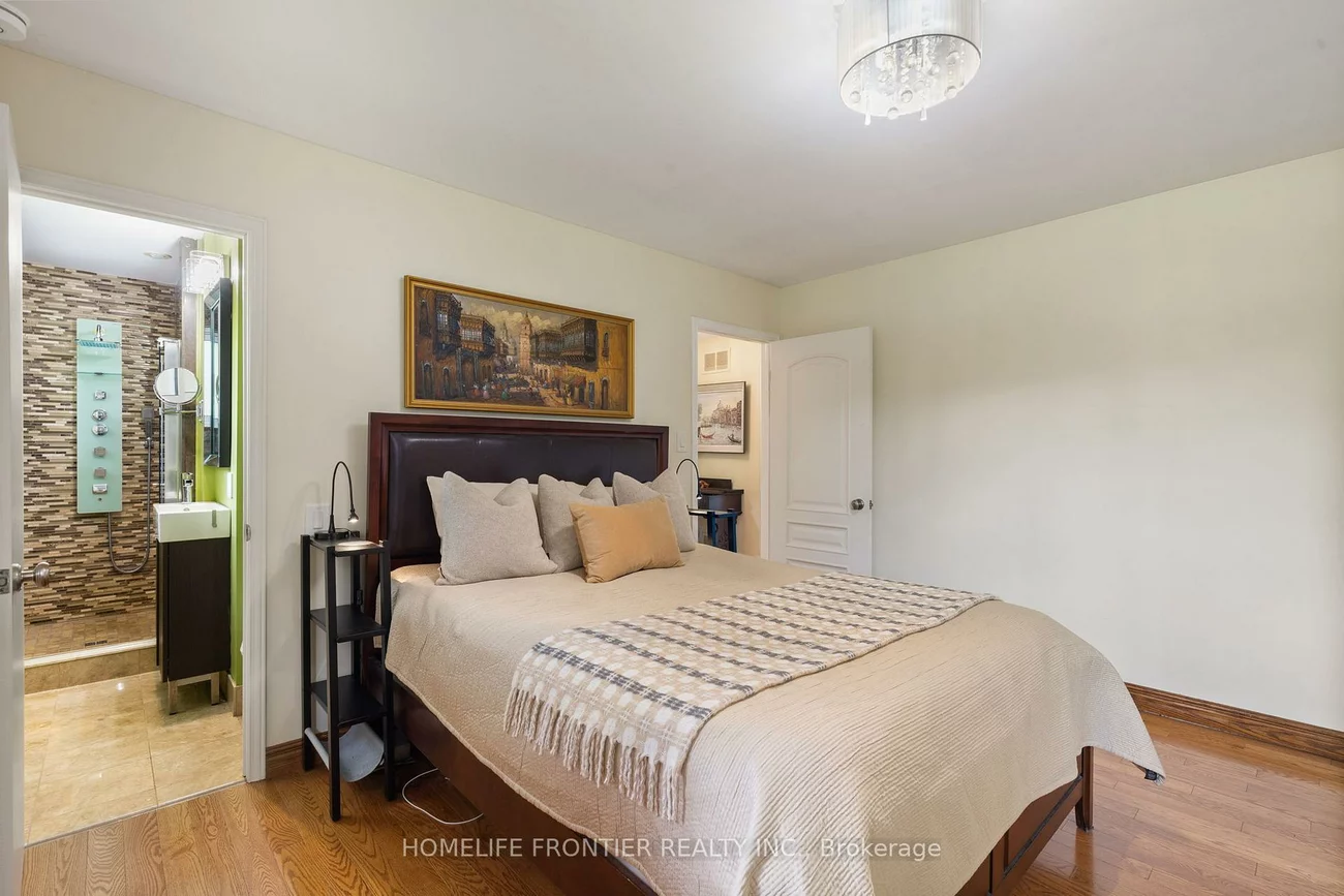 40, Delta, Holland Landing, East Gwillimbury