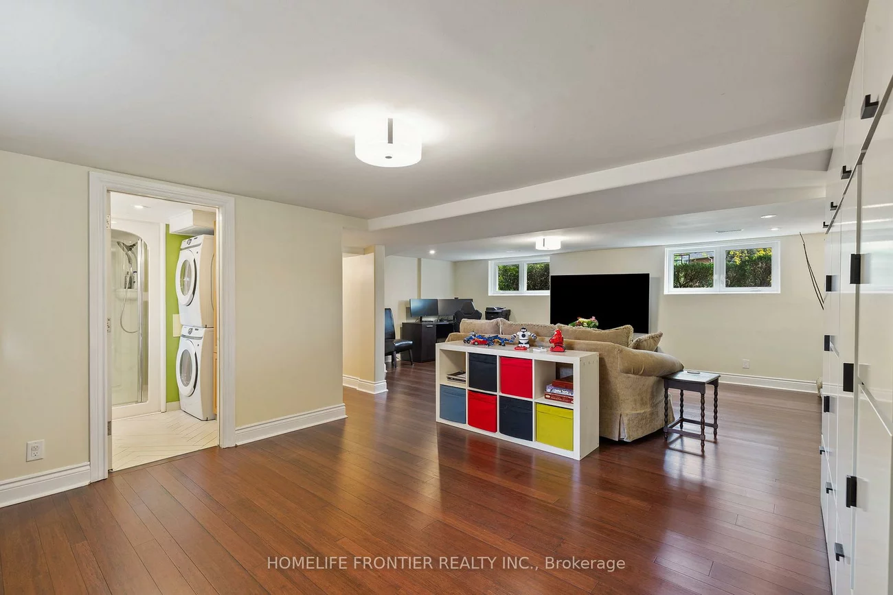 40, Delta, Holland Landing, East Gwillimbury