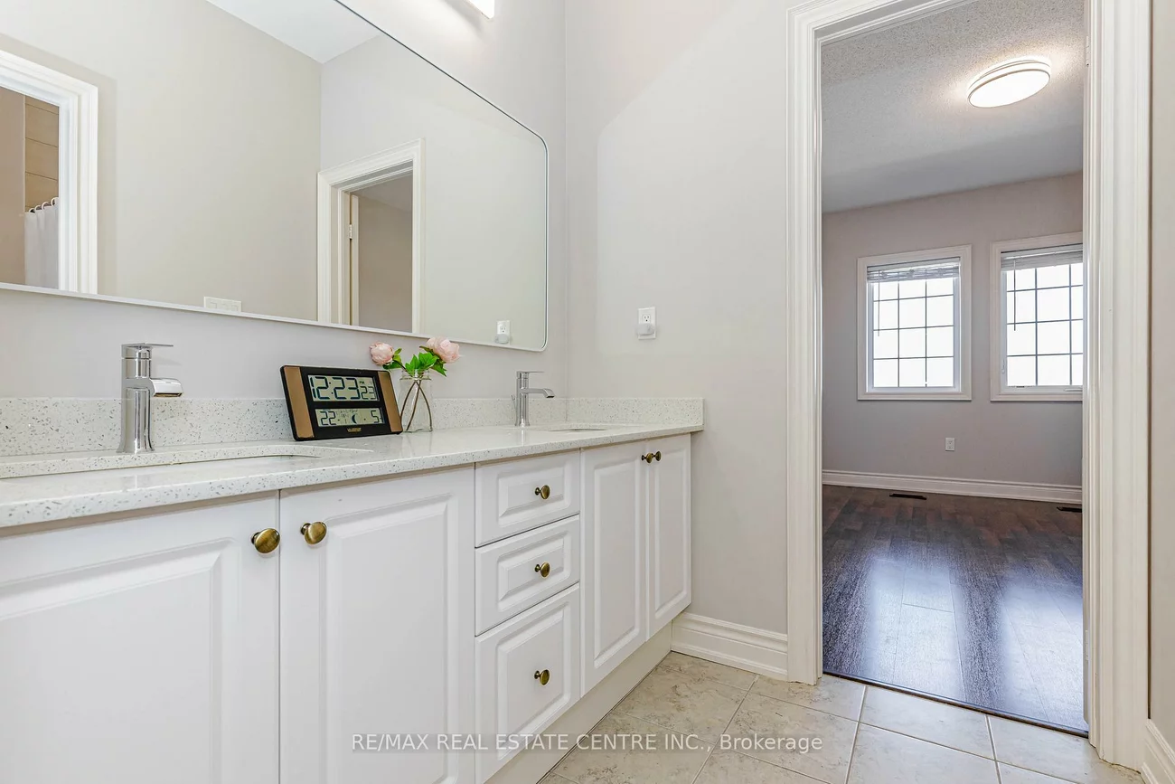 45, Carondale, Sharon, East Gwillimbury