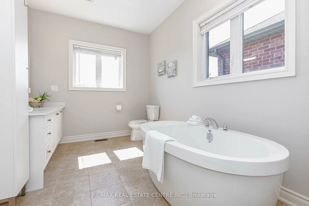 45, Carondale, Sharon, East Gwillimbury