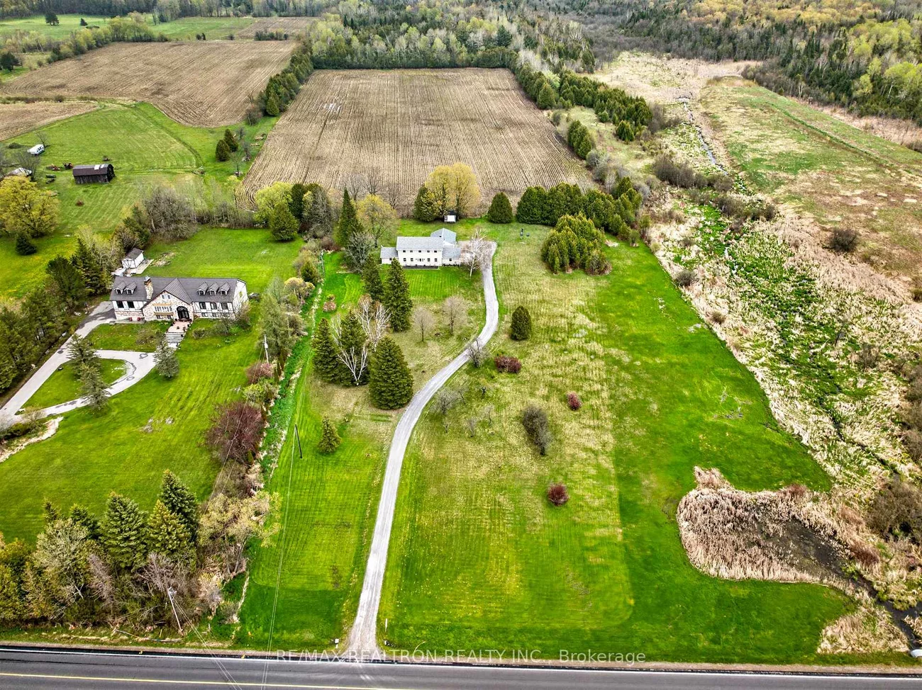 17755, Warden, Rural East Gwillimbury, East Gwillimbury