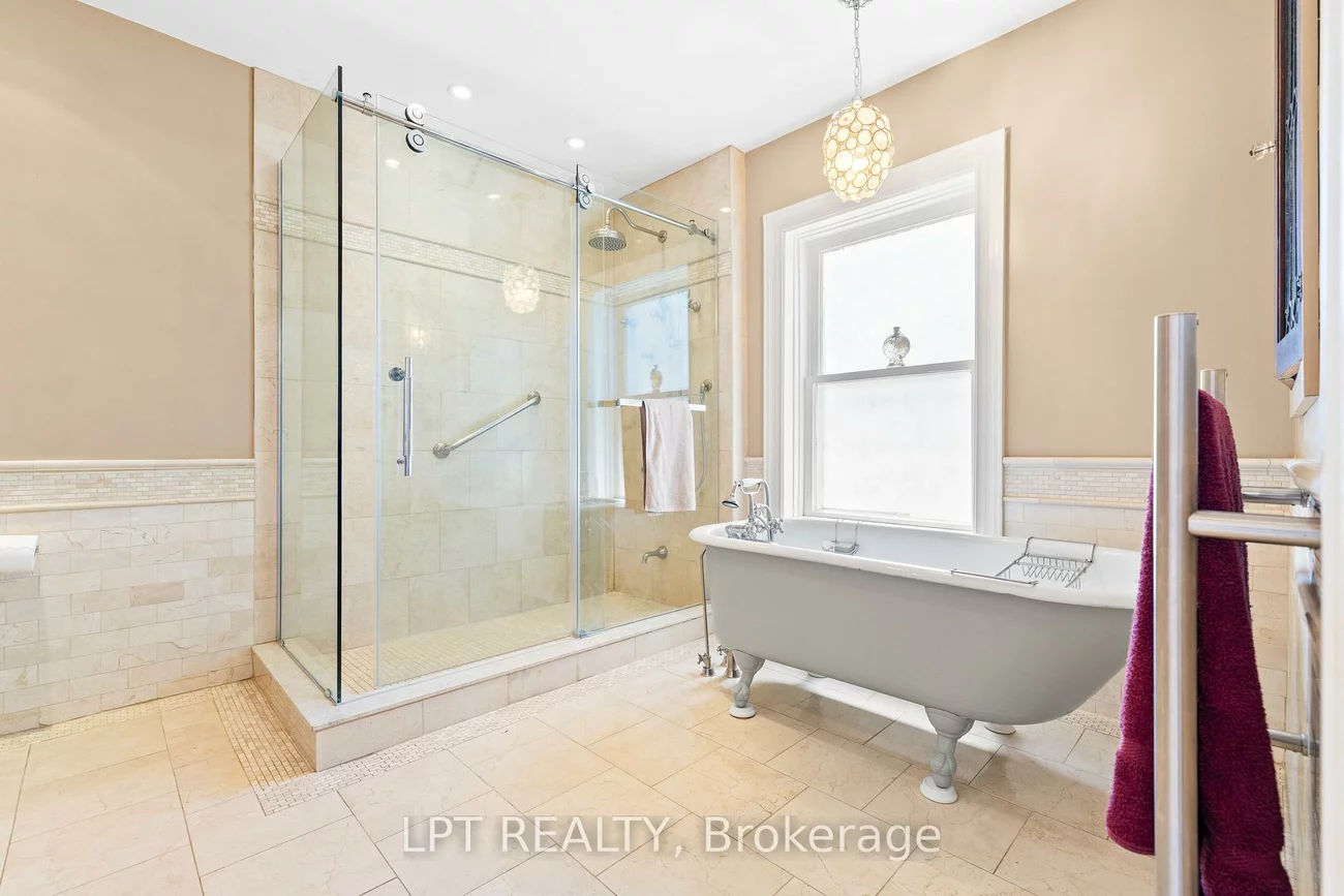 47, Alice, Mt Albert, East Gwillimbury