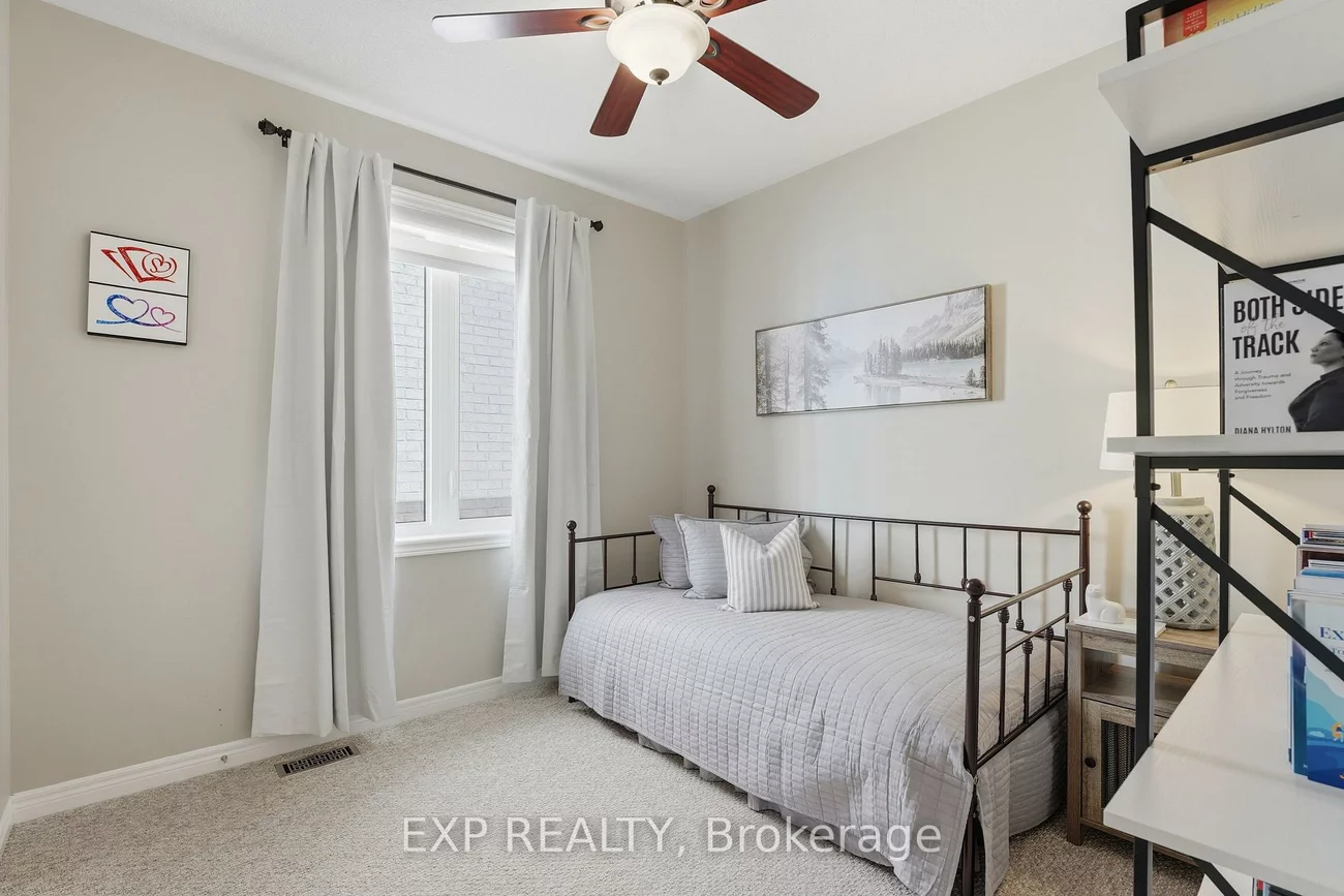 25, Manor Forest, Mt Albert, East Gwillimbury