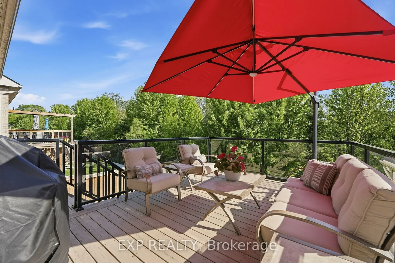 25, Manor Forest, Mt Albert, East Gwillimbury