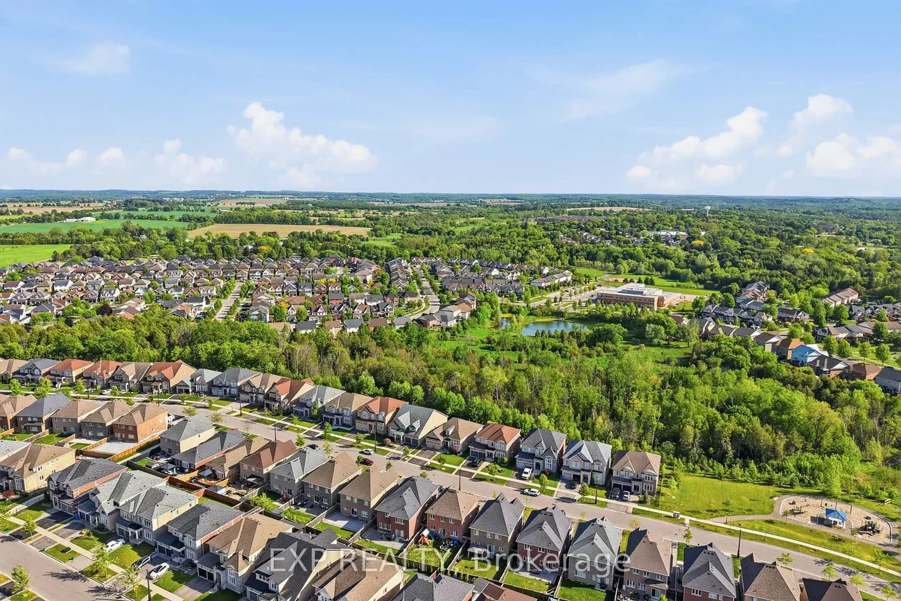 25, Manor Forest, Mt Albert, East Gwillimbury
