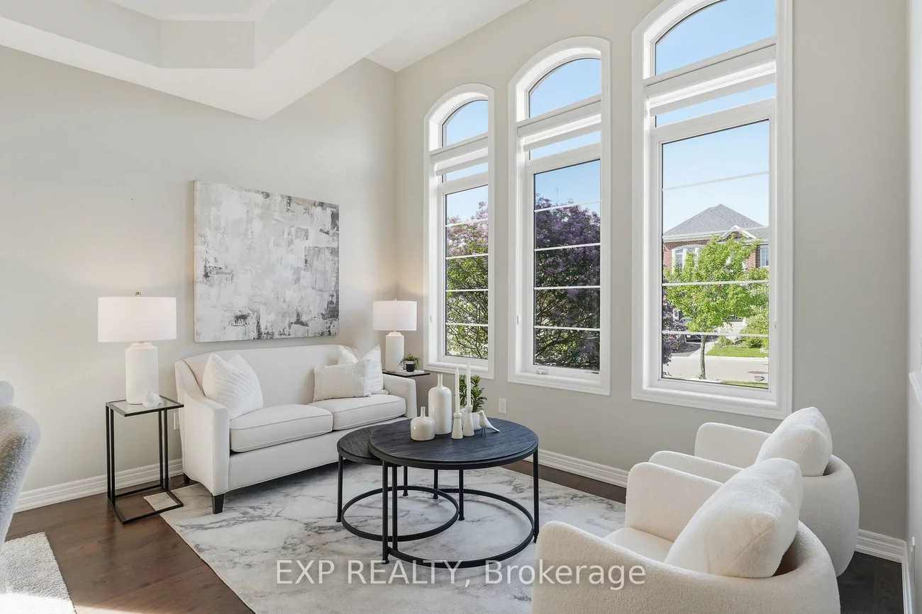 25, Manor Forest, Mt Albert, East Gwillimbury
