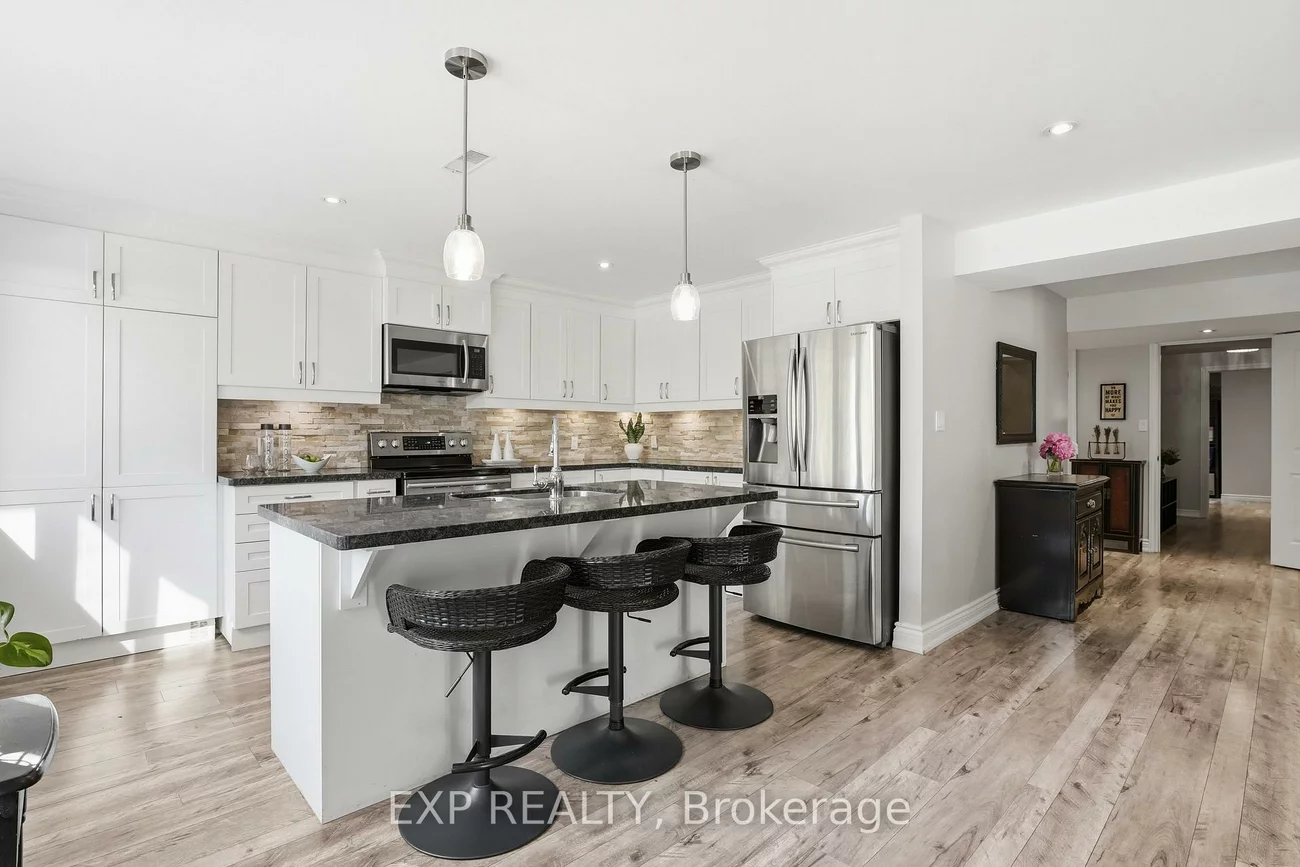 25, Manor Forest, Mt Albert, East Gwillimbury