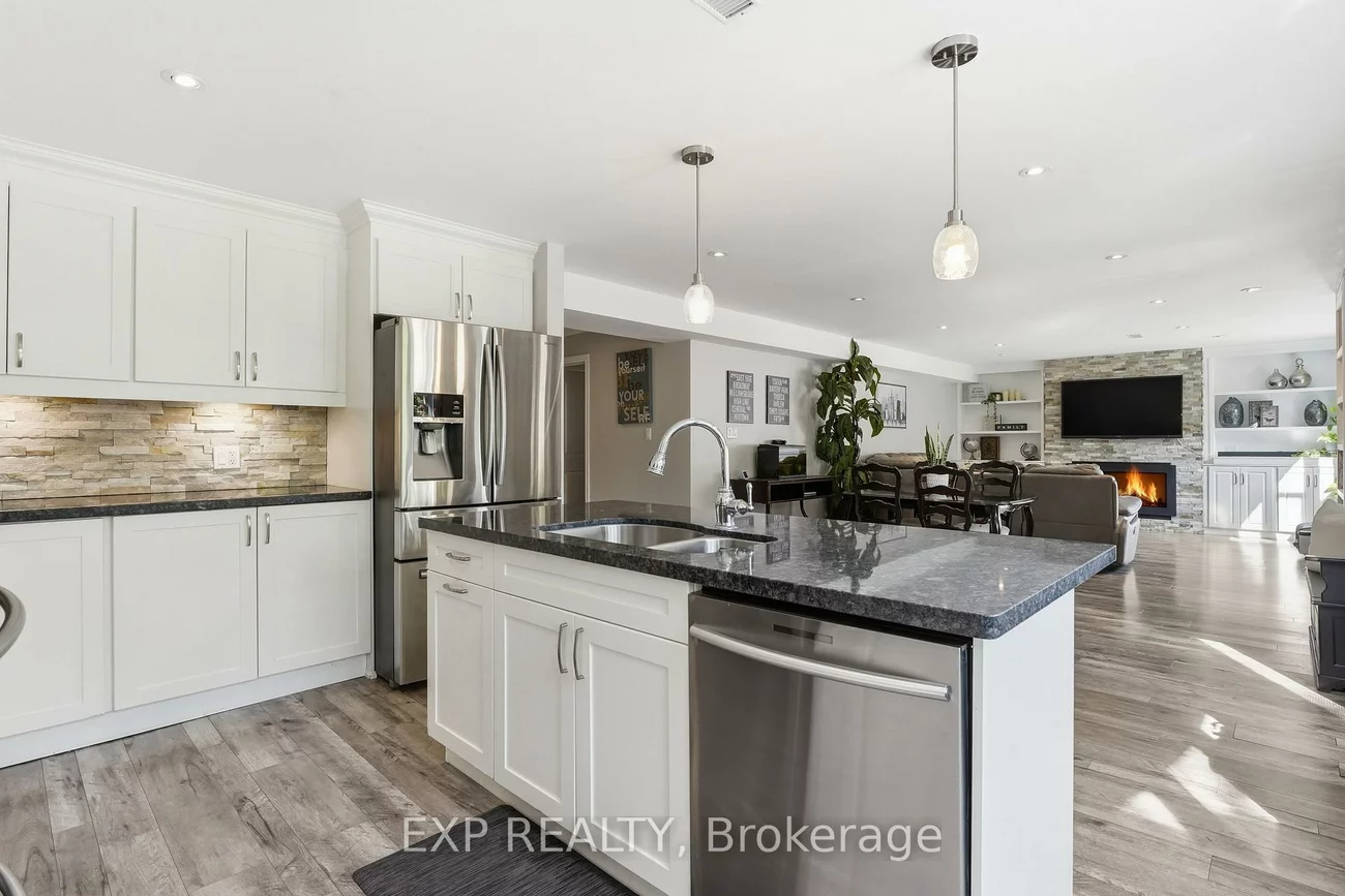 25, Manor Forest, Mt Albert, East Gwillimbury