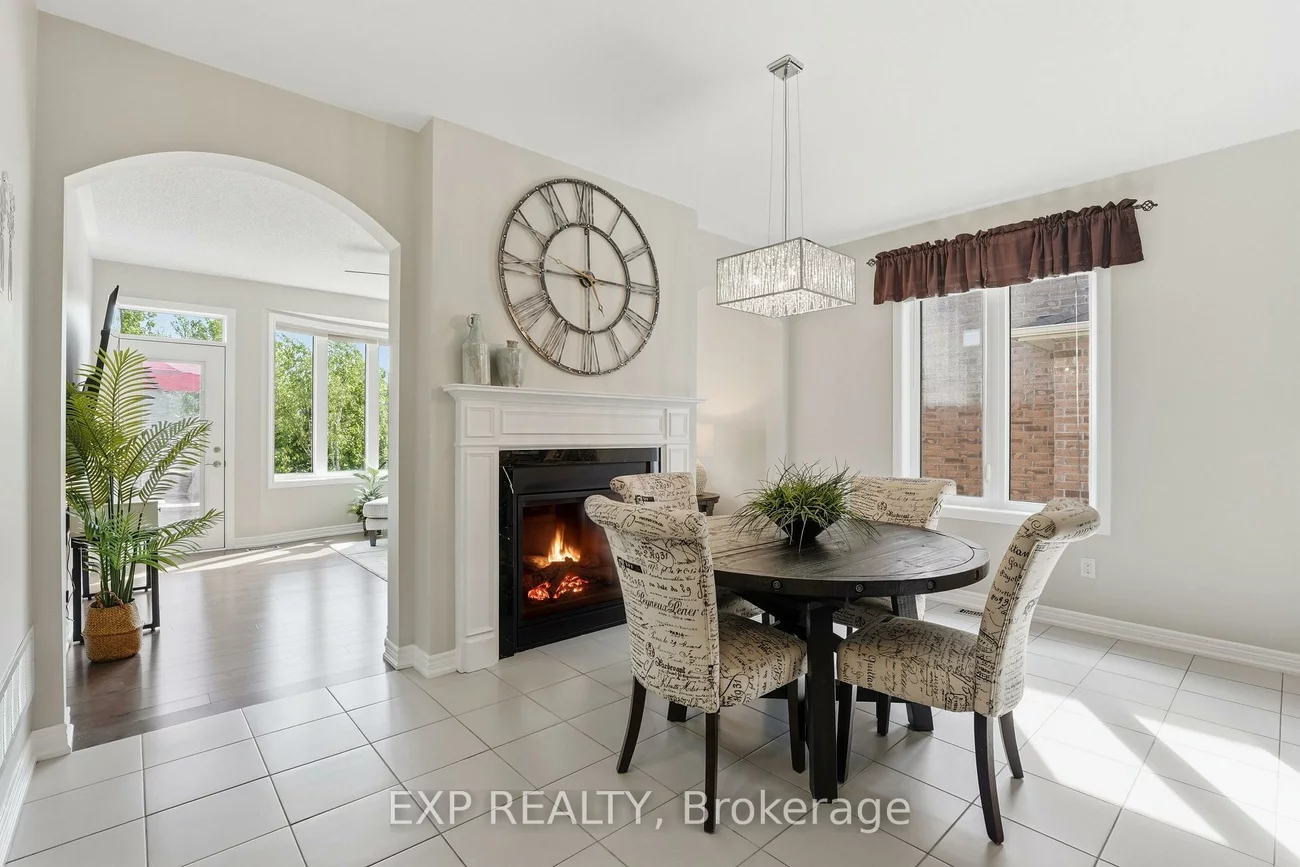 25, Manor Forest, Mt Albert, East Gwillimbury