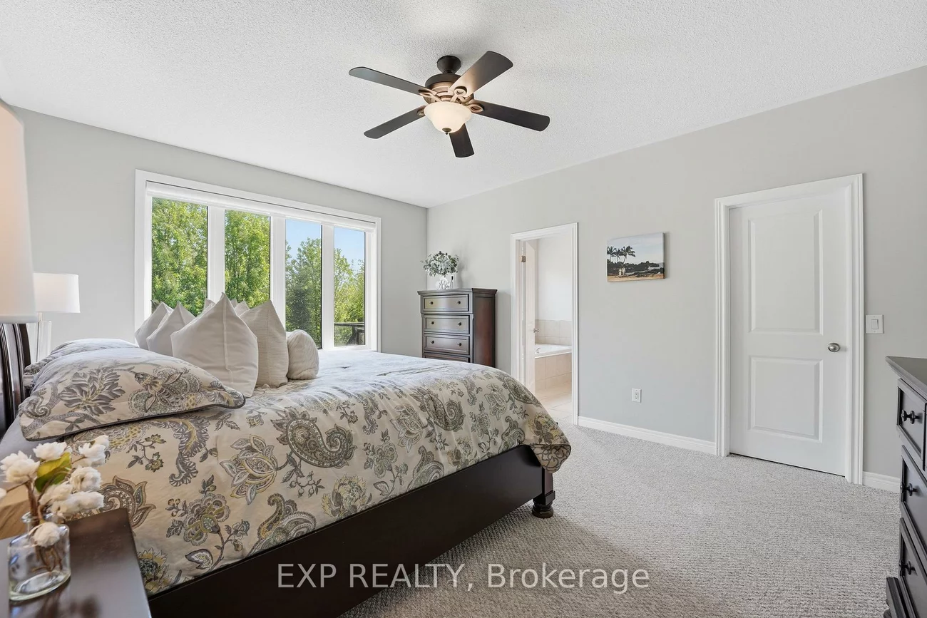 25, Manor Forest, Mt Albert, East Gwillimbury