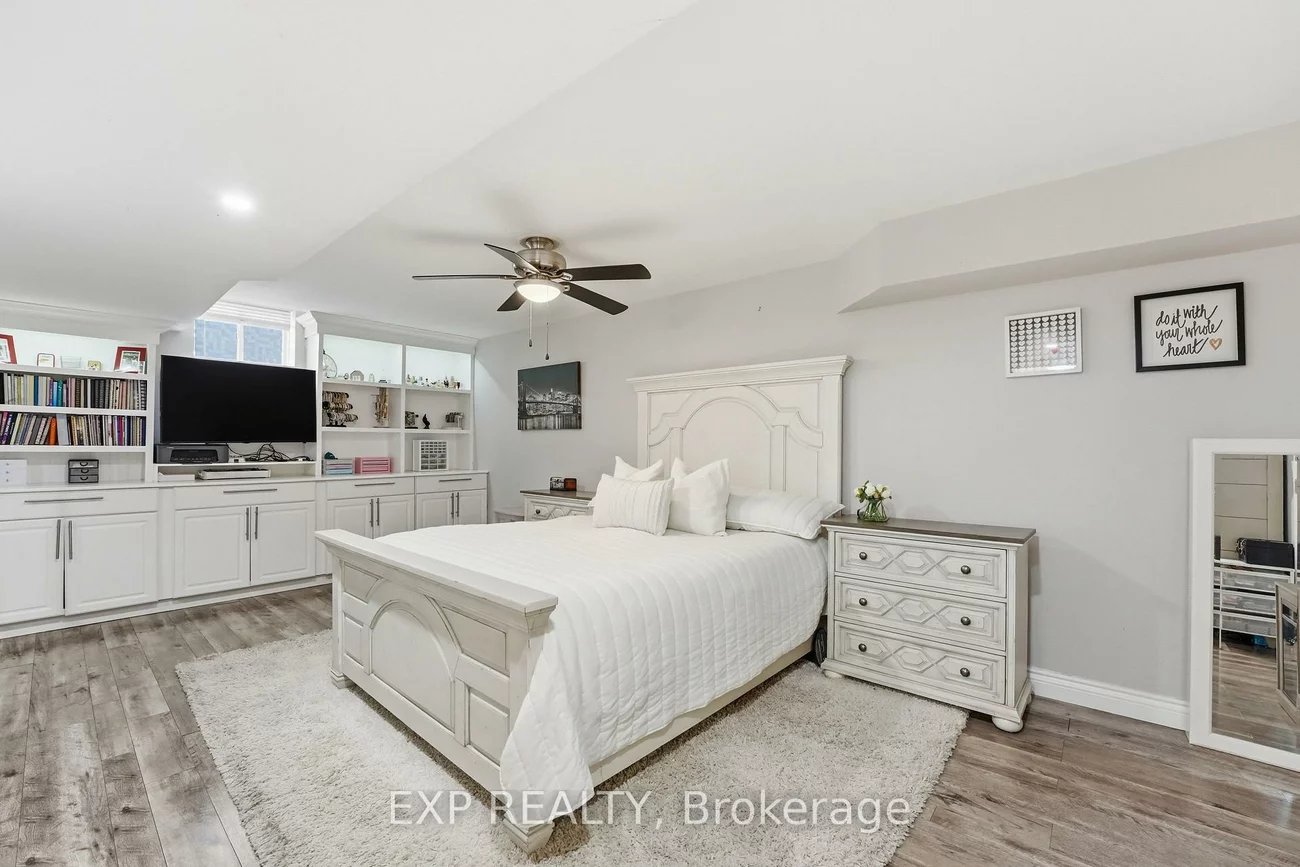 25, Manor Forest, Mt Albert, East Gwillimbury
