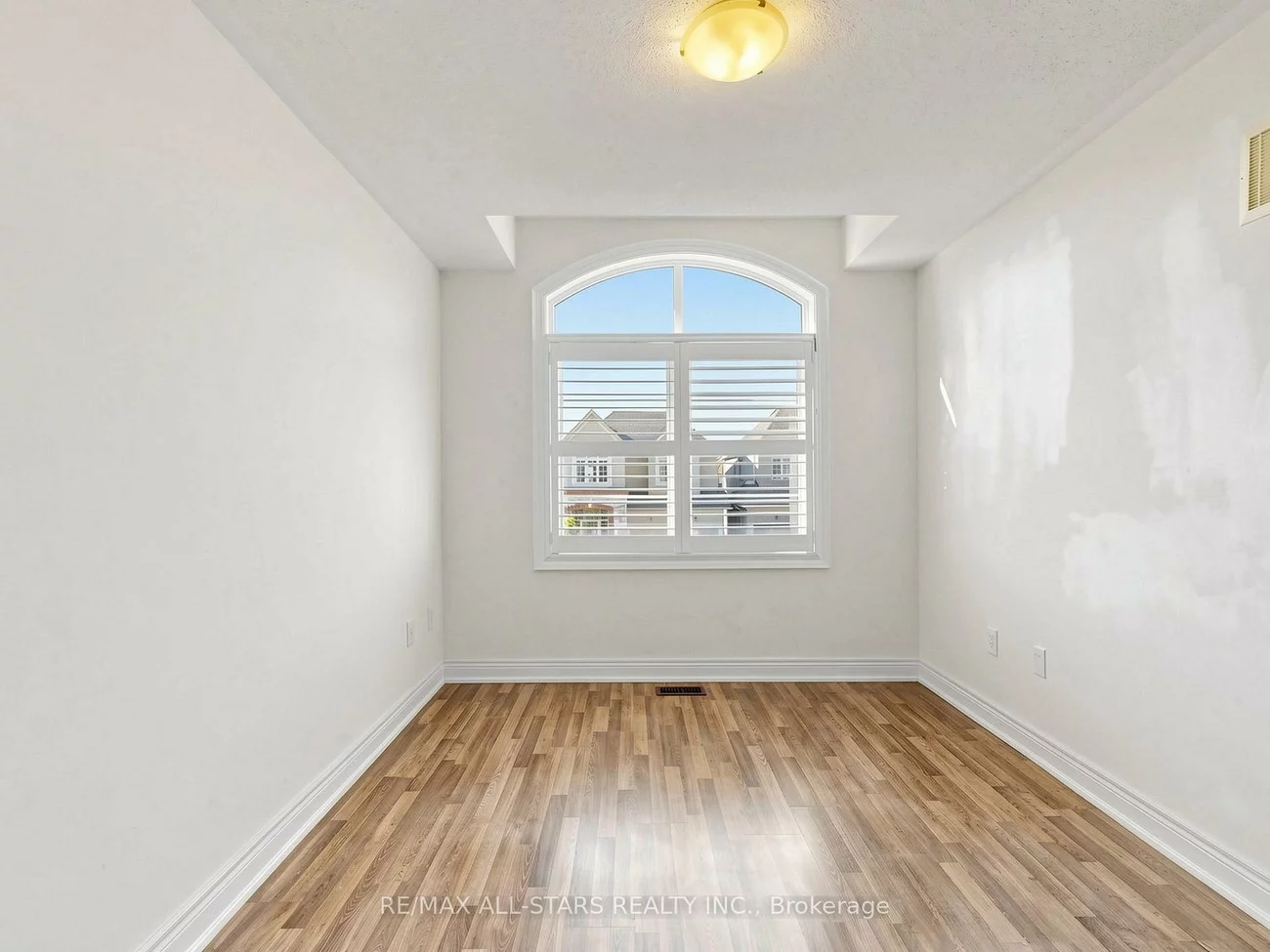 29, Mondial, Queensville, East Gwillimbury