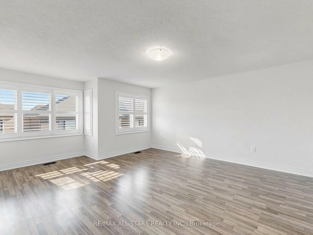 29, Mondial, Queensville, East Gwillimbury