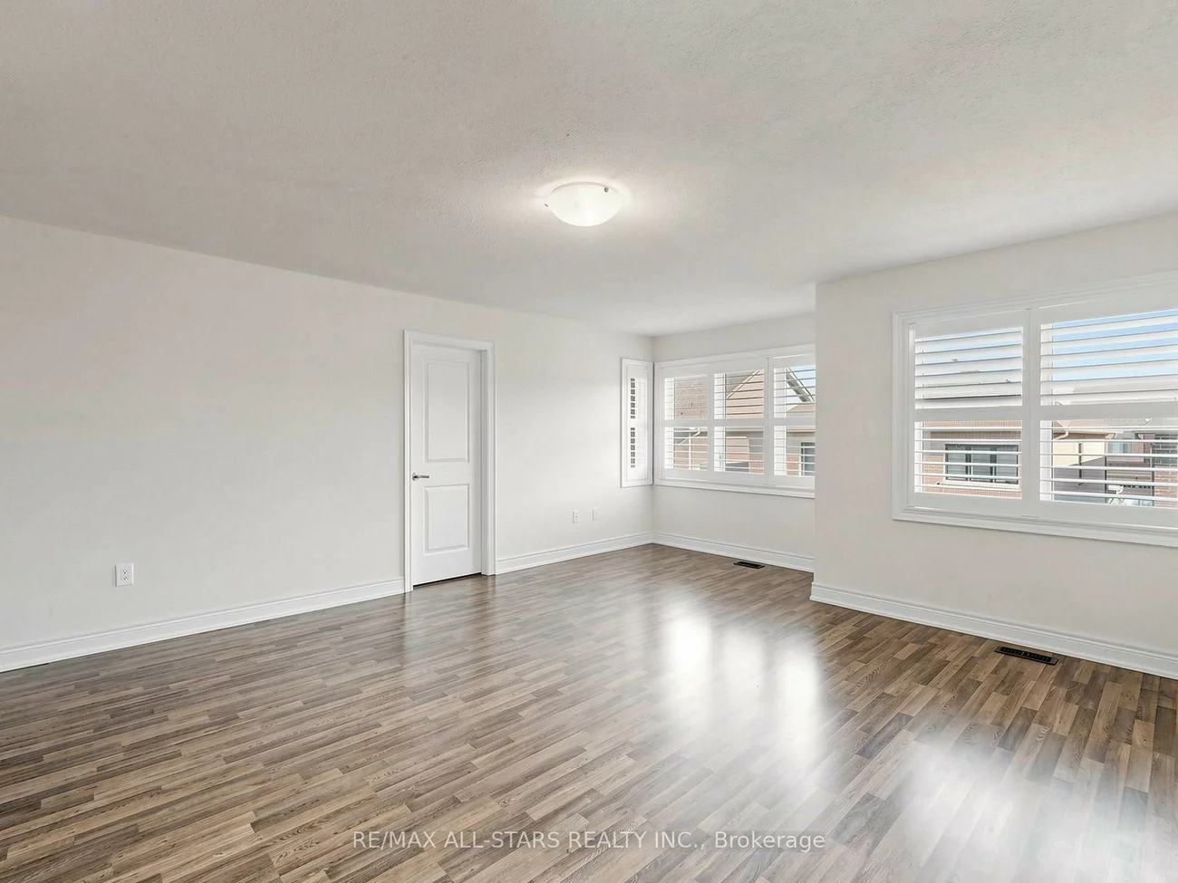 29, Mondial, Queensville, East Gwillimbury