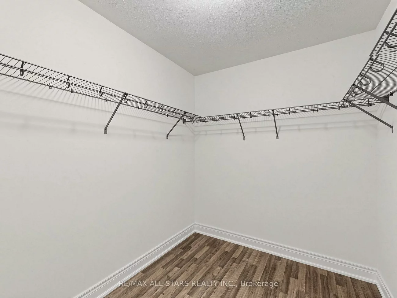 29, Mondial, Queensville, East Gwillimbury