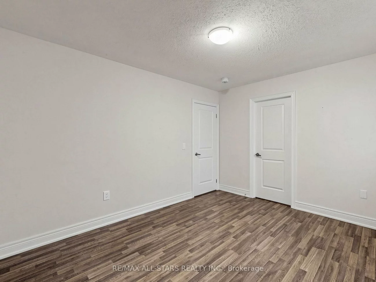29, Mondial, Queensville, East Gwillimbury