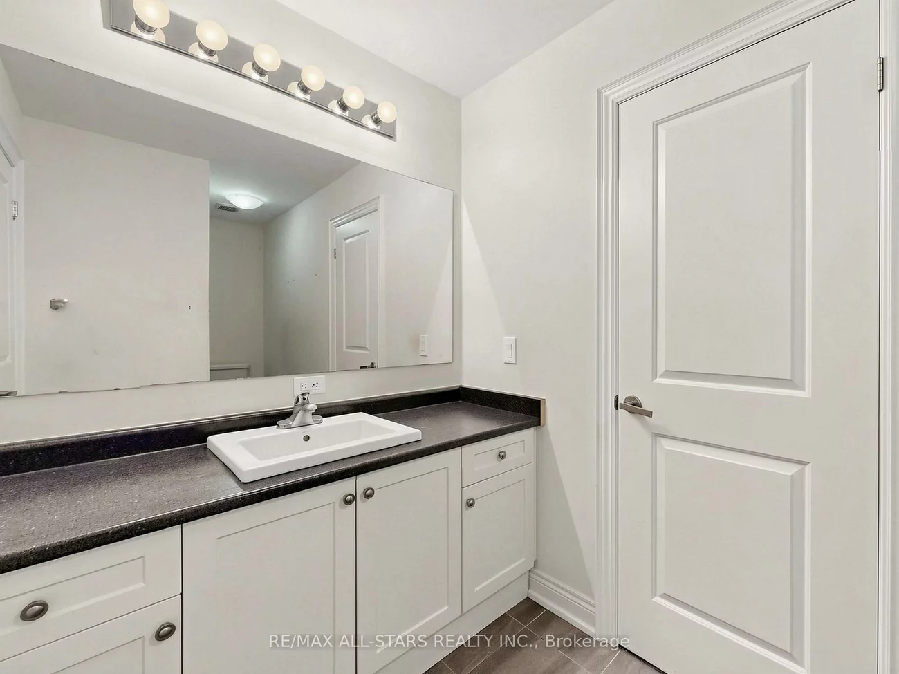 29, Mondial, Queensville, East Gwillimbury