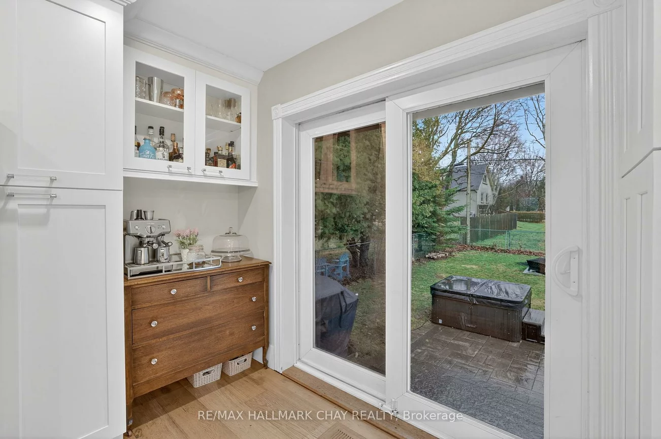 1587, Mount Albert, Sharon, East Gwillimbury