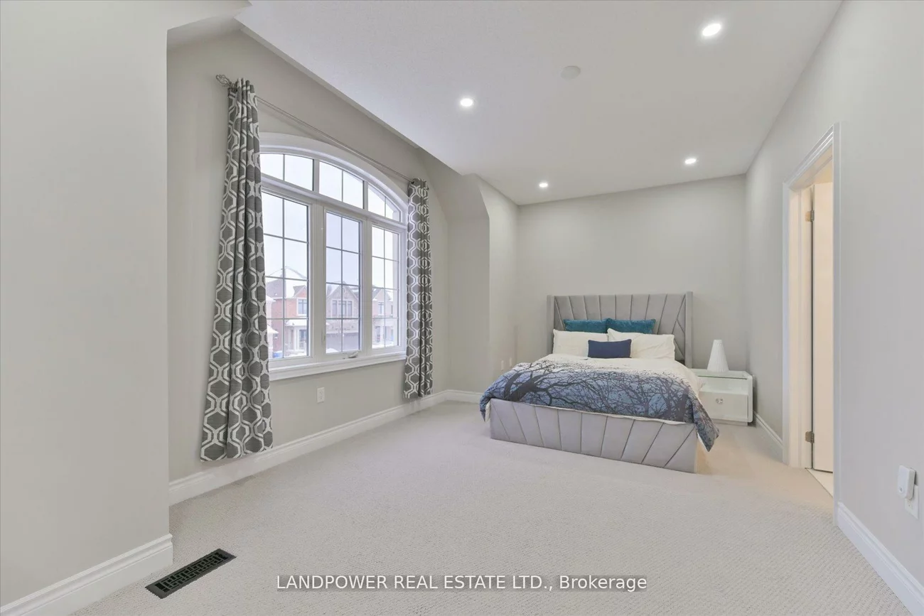 20, Tesla, Holland Landing, East Gwillimbury
