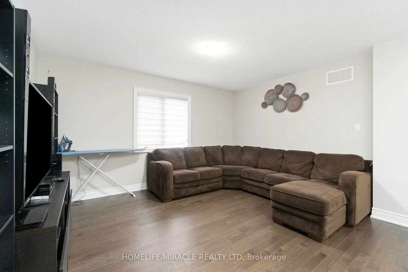 25, Pear Blossom, Holland Landing, East Gwillimbury