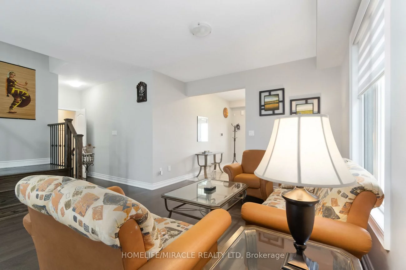 25, Pear Blossom, Holland Landing, East Gwillimbury