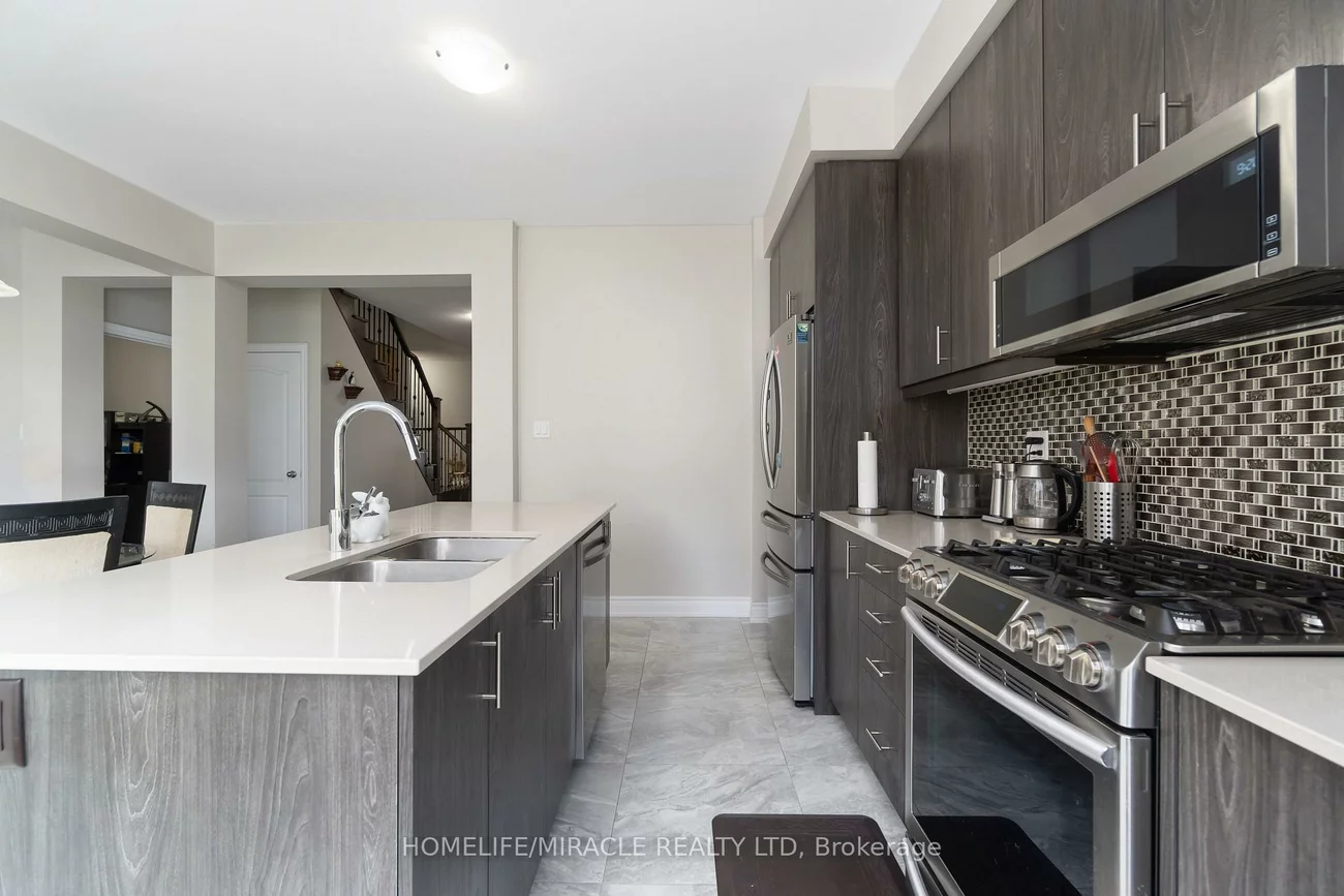 25, Pear Blossom, Holland Landing, East Gwillimbury