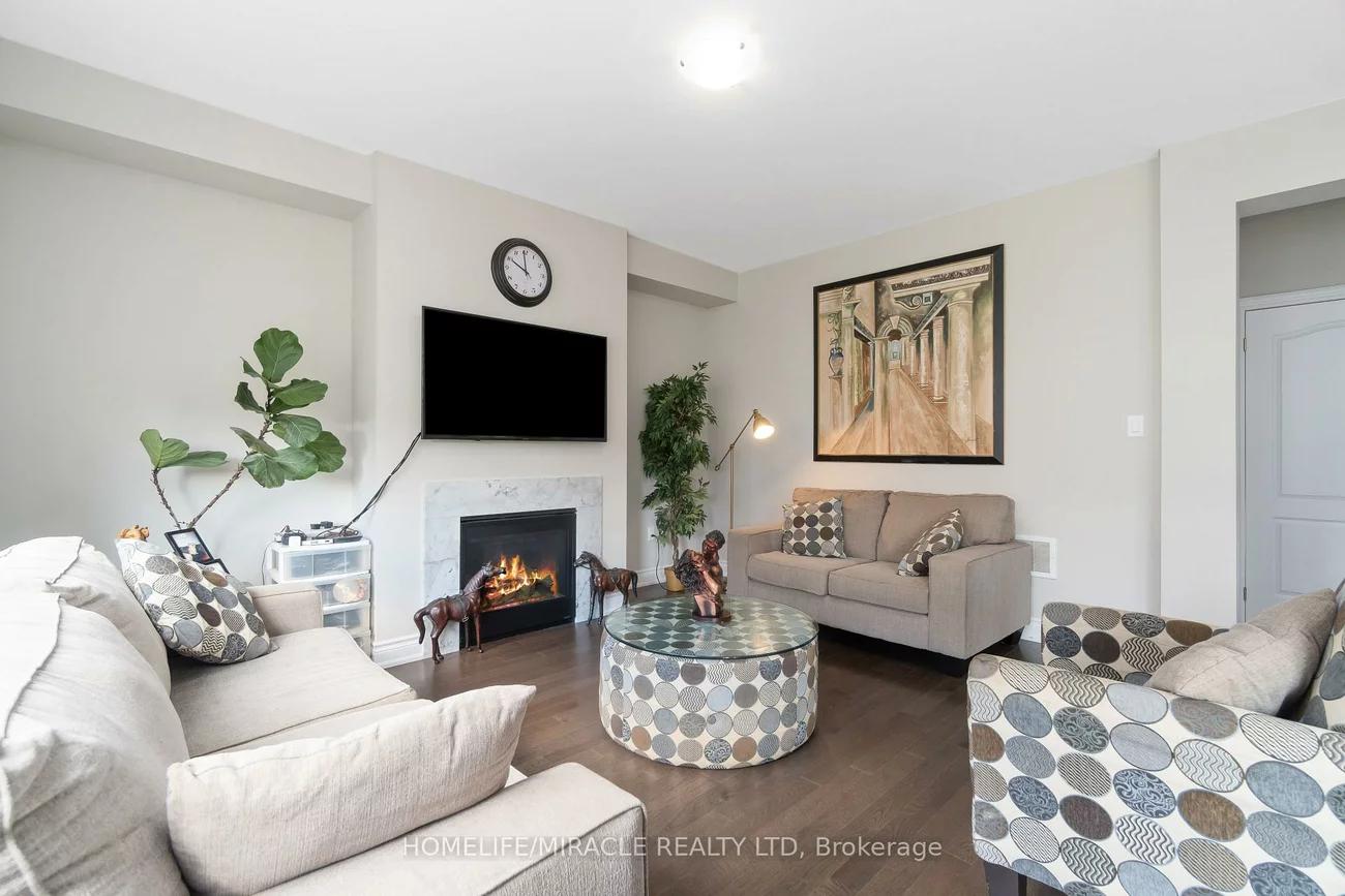 25, Pear Blossom, Holland Landing, East Gwillimbury