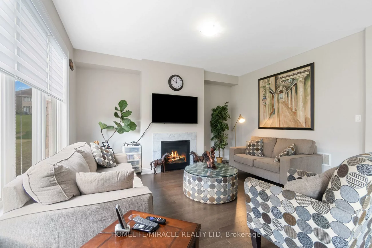 25, Pear Blossom, Holland Landing, East Gwillimbury