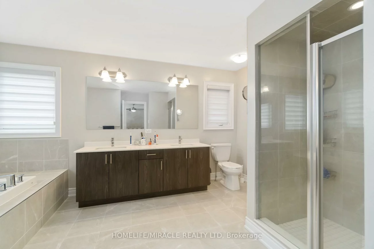 25, Pear Blossom, Holland Landing, East Gwillimbury